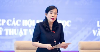 Đề xuất phân cấp cho địa phương cấp phép cả triệu giấy phép môi trường