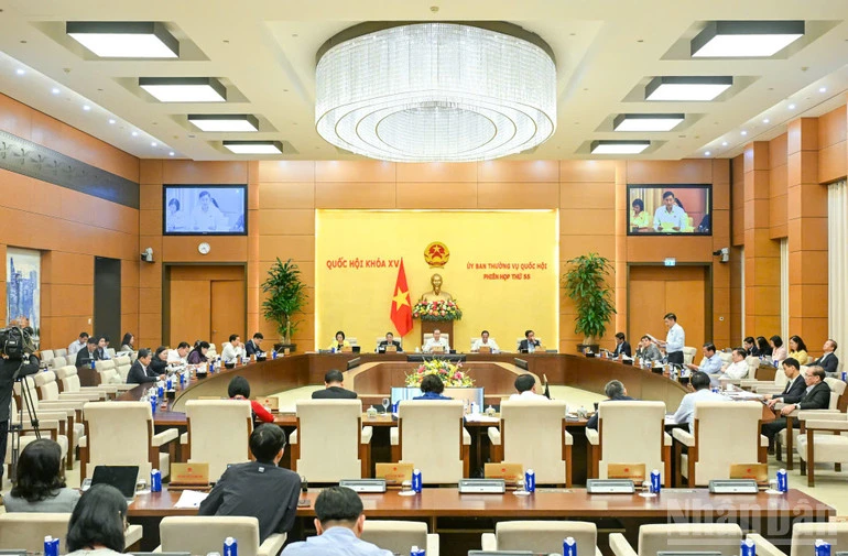 Đề xuất sửa đổi, bổ sung 48/96 điều của Luật Thi đua, khen thưởng Đề xuất sửa đổi, bổ sung 48/96 điều của Luật Thi đua, khen thưởng