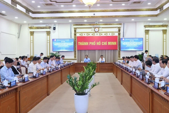 Đề xuất TPHCM miễn phí Metro, lập nhóm ứng phó khủng hoảng năng lượng Đề xuất TPHCM miễn phí Metro, lập nhóm ứng phó khủng hoảng năng lượng