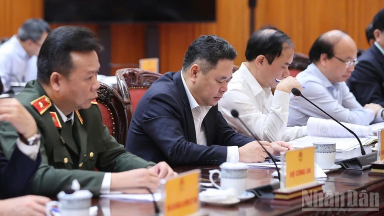 Đề xuất ứng nguồn tăng thu năm 2025 cho Quỹ bình ổn giá xăng dầu Đề xuất ứng nguồn tăng thu năm 2025 cho Quỹ bình ổn giá xăng dầu