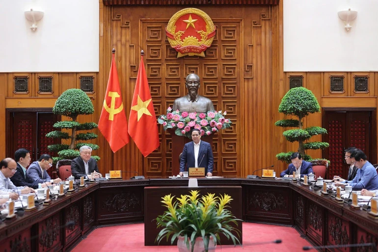 Đề xuất ứng nguồn tăng thu năm 2025 cho Quỹ bình ổn giá xăng dầu Đề xuất ứng nguồn tăng thu năm 2025 cho Quỹ bình ổn giá xăng dầu