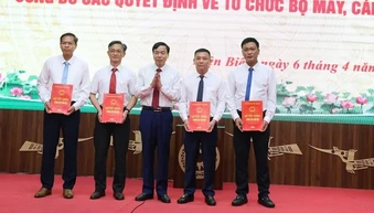 Điện Biên công bố quyết định tổ chức bộ máy, sắp xếp cán bộ các ban quản lý dự án tỉnh