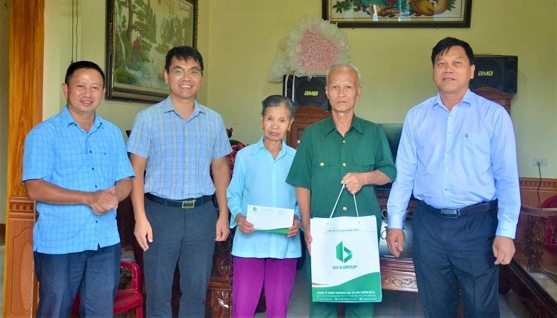 Điện Biên dâng hương, viếng các Anh hùng, liệt sĩ nhân kỷ niệm 79 năm Ngày Thương binh-Liệt sĩ Điện Biên dâng hương, viếng các Anh hùng, liệt sĩ nhân kỷ niệm 79 năm Ngày Thương binh-Liệt sĩ
