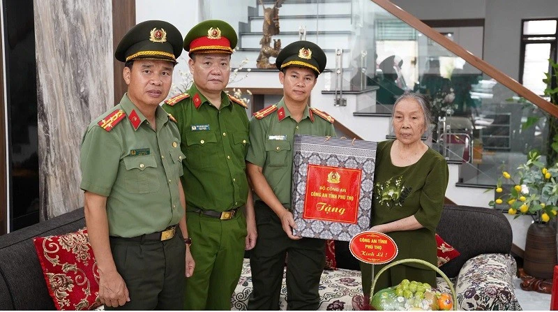 Điện Biên dâng hương, viếng các Anh hùng, liệt sĩ nhân kỷ niệm 79 năm Ngày Thương binh-Liệt sĩ Điện Biên dâng hương, viếng các Anh hùng, liệt sĩ nhân kỷ niệm 79 năm Ngày Thương binh-Liệt sĩ