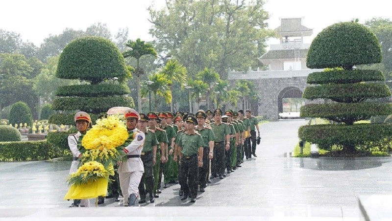 Điện Biên dâng hương, viếng các Anh hùng, liệt sĩ nhân kỷ niệm 79 năm Ngày Thương binh-Liệt sĩ Điện Biên dâng hương, viếng các Anh hùng, liệt sĩ nhân kỷ niệm 79 năm Ngày Thương binh-Liệt sĩ