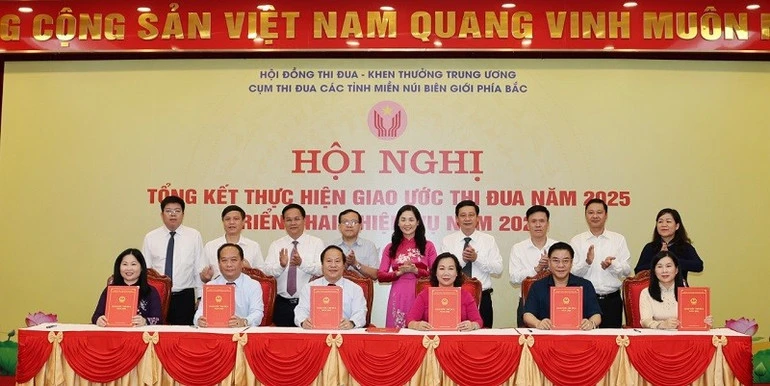 Điện Biên đứng đầu cụm thi đua các tỉnh miền núi biên giới phía Bắc Điện Biên đứng đầu cụm thi đua các tỉnh miền núi biên giới phía Bắc