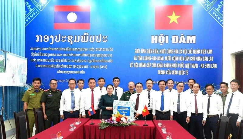 Điện Biên và Luangprabang thống nhất nâng cấp cặp cửa khẩu chính Huổi Puốc (Việt Nam)-Na Son (Lào) thành cửa khẩu quốc tế