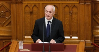 Điện mừng Tổng thống Hungary András Baka