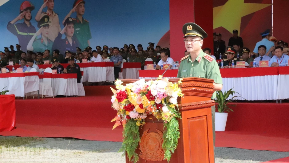 Diễn tập thành công phương án giải quyết tình huống tập trung đông người gây rối an ninh, trật tự, bạo loạn, khủng bố tại địa bàn Tây Nguyên Diễn tập thành công phương án giải quyết tình huống tập trung đông người gây rối an ninh, trật tự, bạo loạn, khủng bố tại địa bàn Tây Nguyên