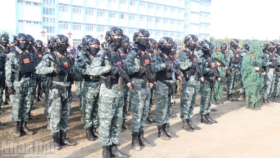 Diễn tập thành công phương án giải quyết tình huống tập trung đông người gây rối an ninh, trật tự, bạo loạn, khủng bố tại địa bàn Tây Nguyên Diễn tập thành công phương án giải quyết tình huống tập trung đông người gây rối an ninh, trật tự, bạo loạn, khủng bố tại địa bàn Tây Nguyên