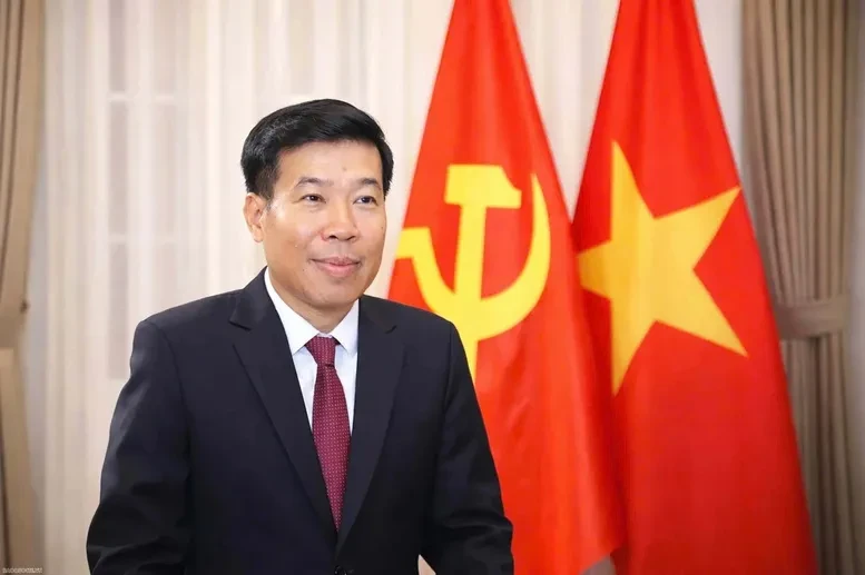 Định hình hướng phát triển mới cho quan hệ giữa Việt Nam với Lào và Campuchia Định hình hướng phát triển mới cho quan hệ giữa Việt Nam với Lào và Campuchia