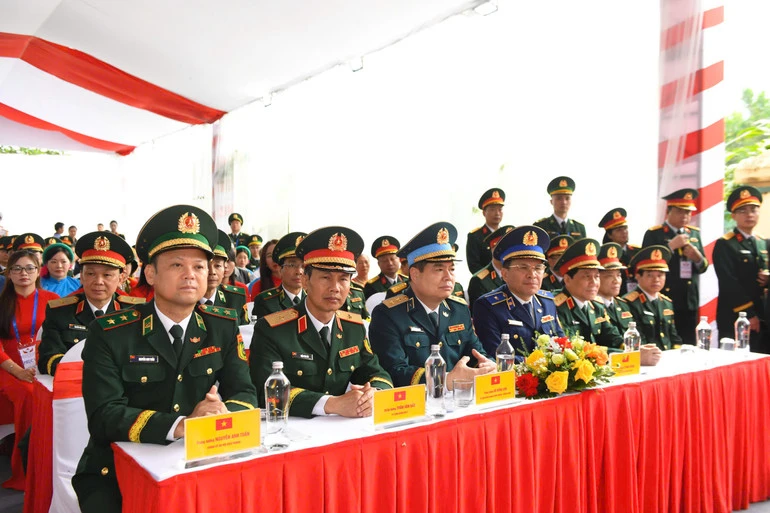 Đoàn cấp cao Bộ Quốc phòng Việt Nam và Trung Quốc dự lễ khởi công Trạm Y tế hữu nghị xã Hải Sơn Đoàn cấp cao Bộ Quốc phòng Việt Nam và Trung Quốc dự lễ khởi công Trạm Y tế hữu nghị xã Hải Sơn