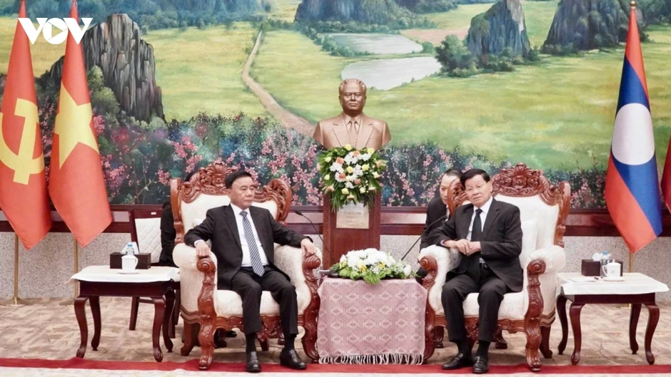 Đoàn cấp cao Đảng Cộng sản Việt Nam dự Lễ truy điệu Chủ tịch Quốc hội Lào Đoàn cấp cao Đảng Cộng sản Việt Nam dự Lễ truy điệu Chủ tịch Quốc hội Lào