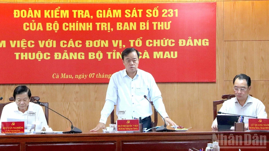 Đoàn công tác của Bộ Chính trị kiểm tra, giám sát công tác cán bộ tại Cà Mau Đoàn công tác của Bộ Chính trị kiểm tra, giám sát công tác cán bộ tại Cà Mau