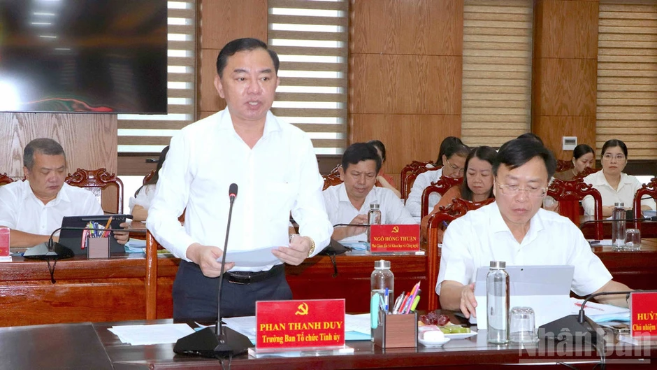 Đoàn công tác của Bộ Chính trị kiểm tra, giám sát công tác cán bộ tại Cà Mau Đoàn công tác của Bộ Chính trị kiểm tra, giám sát công tác cán bộ tại Cà Mau