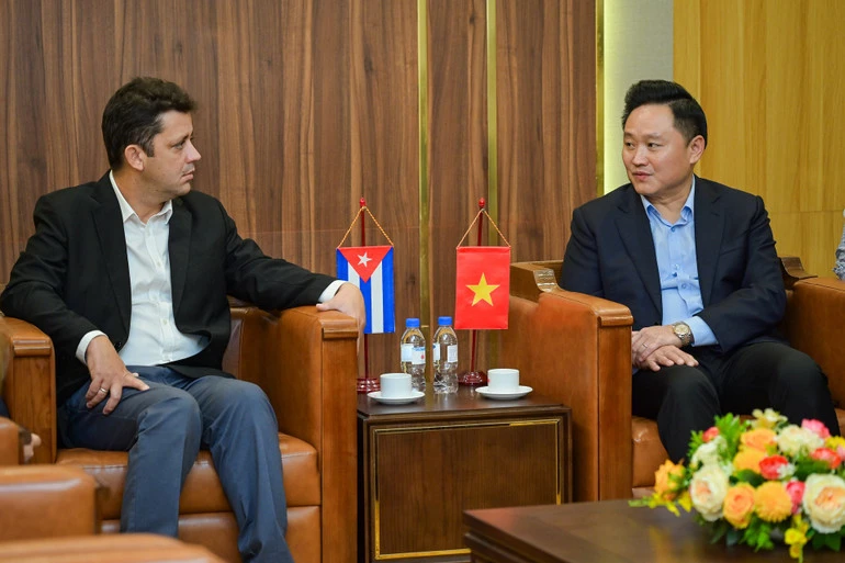 Đoàn công tác Đại sứ quán Cuba thăm và làm việc tại Báo Nhân Dân Đoàn công tác Đại sứ quán Cuba thăm và làm việc tại Báo Nhân Dân