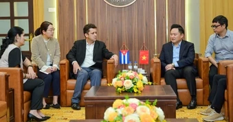 Đoàn công tác Đại sứ quán Cuba thăm và làm việc tại Báo Nhân Dân