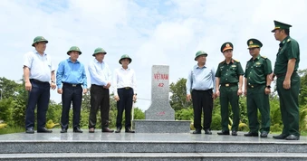 Đoàn công tác Vụ địa phương 2, Văn phòng Trung ương Đảng khảo sát quốc phòng, an ninh gắn với phát triển kinh tế-xã hội tại Đắk Lắk