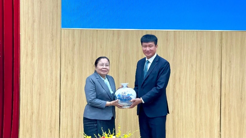 Đoàn đại biểu Ban Tổ chức Trung ương Đảng Nhân dân Cách mạng Lào thăm, làm việc tại Ninh Bình Đoàn đại biểu Ban Tổ chức Trung ương Đảng Nhân dân Cách mạng Lào thăm, làm việc tại Ninh Bình