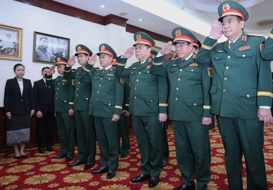 Đoàn đại biểu cấp cao Đảng, Nhà nước, Chính phủ viếng đồng chí Saysomphone Phomvihane tại Đại sứ quán Lào Đoàn đại biểu cấp cao Đảng, Nhà nước, Chính phủ viếng đồng chí Saysomphone Phomvihane tại Đại sứ quán Lào