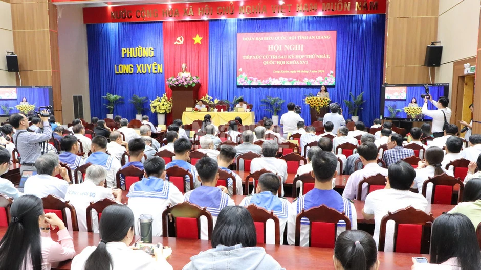 Đoàn Đại biểu Quốc hội tỉnh An Giang tiếp xúc cử tri Đoàn Đại biểu Quốc hội tỉnh An Giang tiếp xúc cử tri