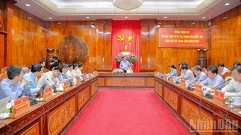Đoàn giám sát của Quốc hội làm việc với tỉnh Đồng Tháp về thực hiện mục tiêu phấn đấu tăng trưởng “hai con số”