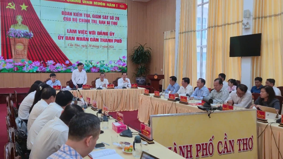 Đoàn kiểm tra của Bộ Chính trị làm việc với UBND TP Cần Thơ Đoàn kiểm tra của Bộ Chính trị làm việc với UBND TP Cần Thơ