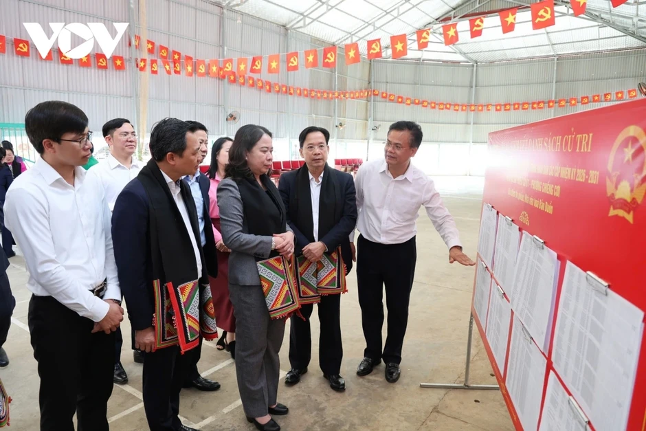 Đoàn kiểm tra, giám sát của Bộ Chính trị, Ban Bí thư làm việc tại Sơn La Đoàn kiểm tra, giám sát của Bộ Chính trị, Ban Bí thư làm việc tại Sơn La
