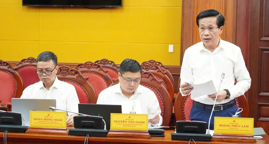 Đoàn kiểm tra, giám sát của Bộ Chính trị, Ban Bí thư làm việc với tỉnh Quảng Trị Đoàn kiểm tra, giám sát của Bộ Chính trị, Ban Bí thư làm việc với tỉnh Quảng Trị