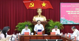 Đoàn kiểm tra, giám sát của Bộ Chính trị làm việc với Ban Thường vụ Thành ủy Cần Thơ