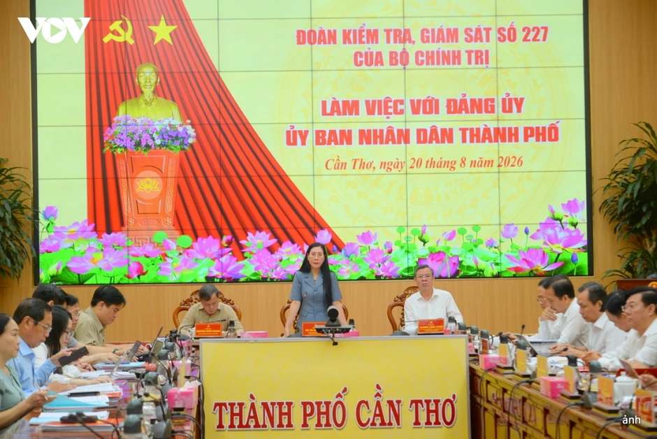 Đoàn Kiểm tra, giám sát của Bộ Chính trị làm việc với Thành phố Cần Thơ Đoàn Kiểm tra, giám sát của Bộ Chính trị làm việc với Thành phố Cần Thơ