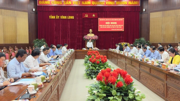 Đoàn kiểm tra, giám sát của Bộ Chính trị làm việc với Tỉnh uỷ Vĩnh Long Đoàn kiểm tra, giám sát của Bộ Chính trị làm việc với Tỉnh uỷ Vĩnh Long