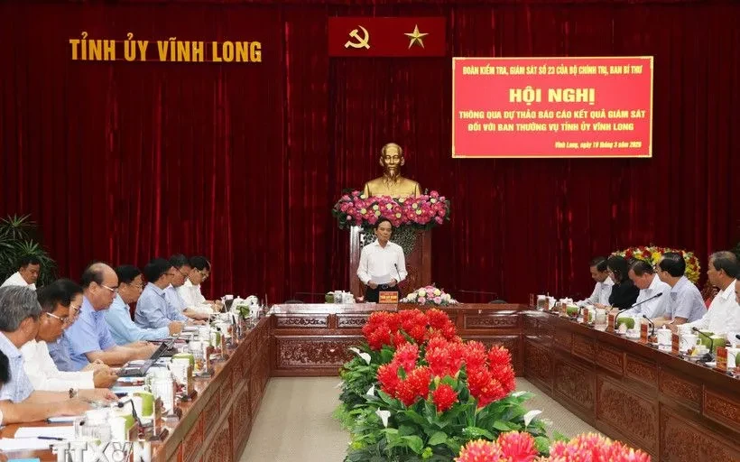 Đoàn kiểm tra, giám sát số 23 của Bộ Chính trị, Ban Bí thư làm việc với Ban Thường vụ Tỉnh ủy Vĩnh Long Đoàn kiểm tra, giám sát số 23 của Bộ Chính trị, Ban Bí thư làm việc với Ban Thường vụ Tỉnh ủy Vĩnh Long