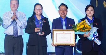 Đoàn Thanh niên TinVina được trao giải thưởng Hồ Hảo Hớn