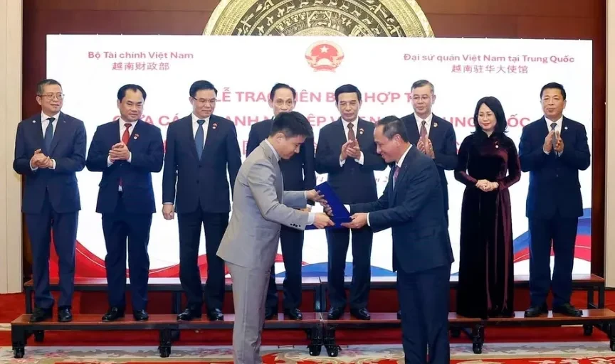 Doanh nghiệp Việt Nam - Trung Quốc trao đổi nhiều bản ghi nhớ hợp tác Doanh nghiệp Việt Nam - Trung Quốc trao đổi nhiều bản ghi nhớ hợp tác