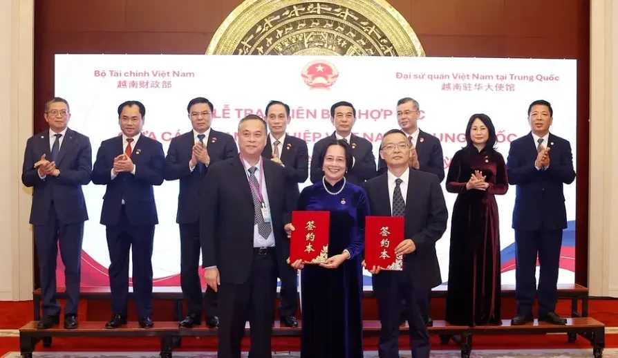 Doanh nghiệp Việt Nam - Trung Quốc trao đổi nhiều bản ghi nhớ hợp tác Doanh nghiệp Việt Nam - Trung Quốc trao đổi nhiều bản ghi nhớ hợp tác
