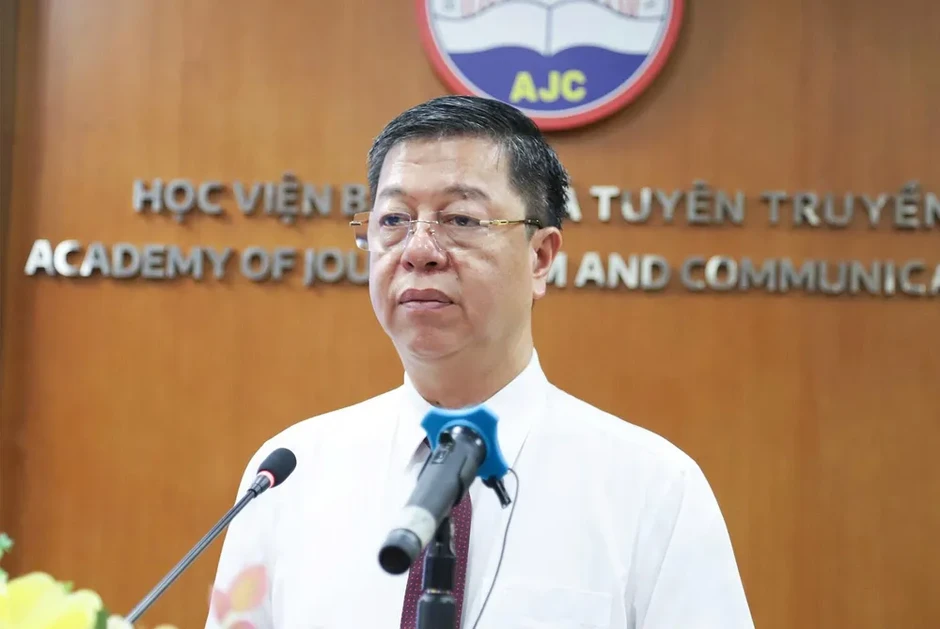 Đổi mới công tác tuyên truyền, phổ biến lý luận chính trị trên không gian mạng Đổi mới công tác tuyên truyền, phổ biến lý luận chính trị trên không gian mạng