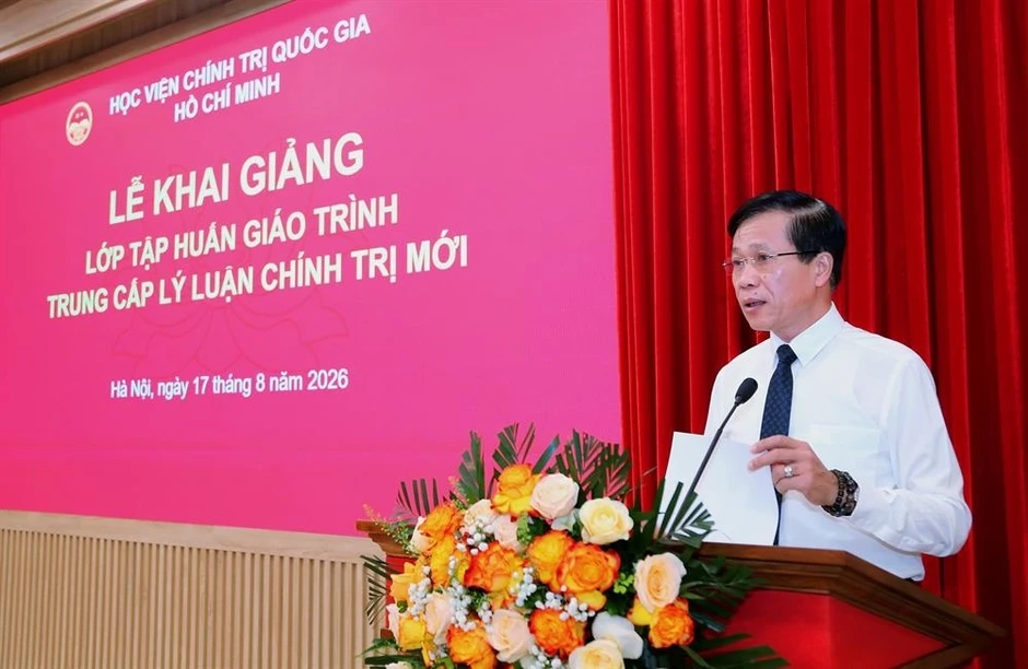 Đổi mới đào tạo lý luận chính trị để cán bộ sát thực tiễn, vững năng lực Đổi mới đào tạo lý luận chính trị để cán bộ sát thực tiễn, vững năng lực