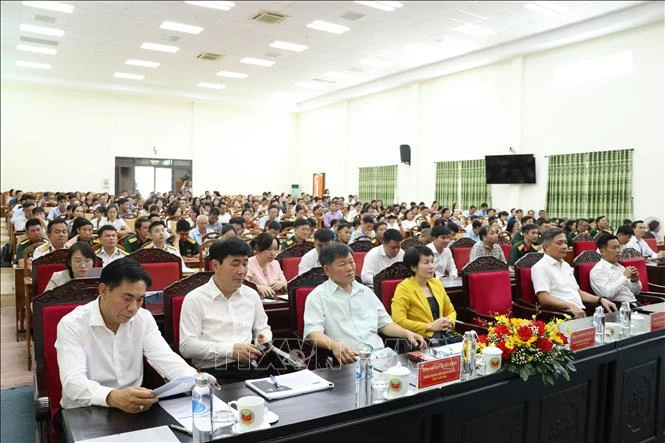 Đổi mới giáo dục lý luận chính trị trong bối cảnh chuyển đổi số Đổi mới giáo dục lý luận chính trị trong bối cảnh chuyển đổi số