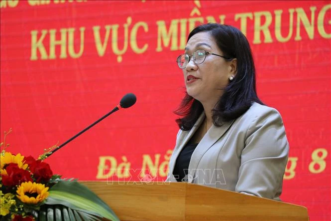 Đổi mới giáo dục lý luận chính trị trong bối cảnh chuyển đổi số Đổi mới giáo dục lý luận chính trị trong bối cảnh chuyển đổi số