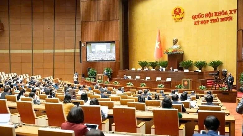 Đổi mới hoạt động lập pháp: Từ “họp để thông qua” sang “kiến tạo chất lượng luật” Đổi mới hoạt động lập pháp: Từ “họp để thông qua” sang “kiến tạo chất lượng luật”