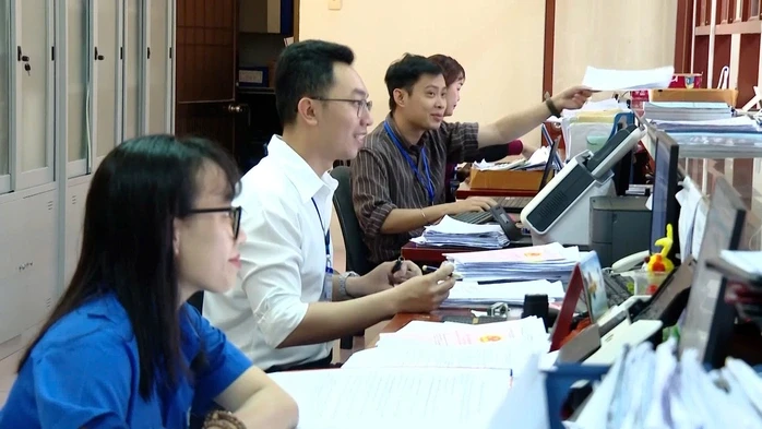 Đổi mới mạnh mẽ công tác cán bộ Đổi mới mạnh mẽ công tác cán bộ