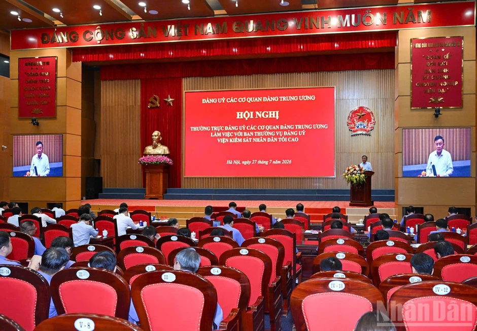Đổi mới mạnh mẽ công tác hoàn thiện thể chế và thực thi pháp luật Đổi mới mạnh mẽ công tác hoàn thiện thể chế và thực thi pháp luật