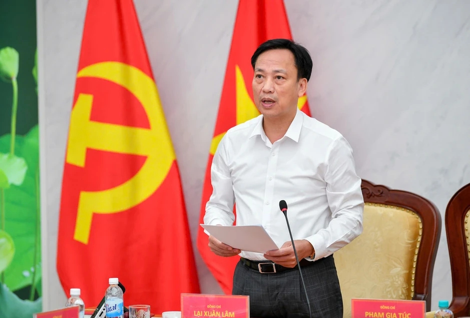 Đổi mới mạnh mẽ phương thức lãnh đạo, chỉ đạo thực hiện Nghị quyết của Đảng Đổi mới mạnh mẽ phương thức lãnh đạo, chỉ đạo thực hiện Nghị quyết của Đảng
