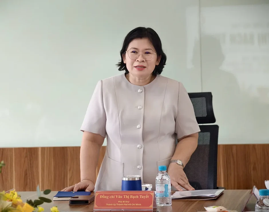 Đổi mới phương thức hoạt động chi bộ, chú trọng phát triển đảng viên trong công nhân Đổi mới phương thức hoạt động chi bộ, chú trọng phát triển đảng viên trong công nhân