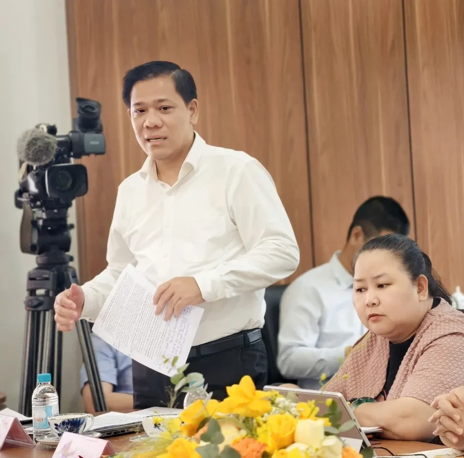 Đổi mới phương thức hoạt động chi bộ, chú trọng phát triển đảng viên trong công nhân Đổi mới phương thức hoạt động chi bộ, chú trọng phát triển đảng viên trong công nhân