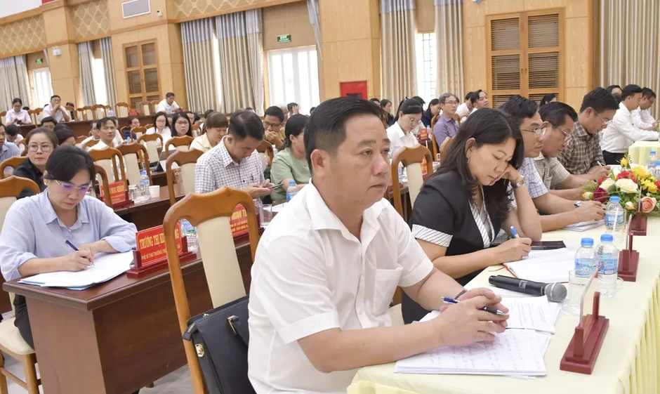 Đổi mới sinh hoạt chi bộ gắn với mô hình chính quyền địa phương 2 cấp