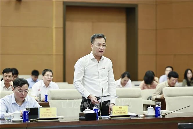 Đổi mới tư duy xây dựng pháp luật và cải cách tư pháp trong giai đoạn mới Đổi mới tư duy xây dựng pháp luật và cải cách tư pháp trong giai đoạn mới