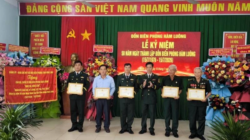 Đồn Biên phòng Hàm Luông kỷ niệm 50 năm Ngày thành lập Đồn Biên phòng Hàm Luông kỷ niệm 50 năm Ngày thành lập