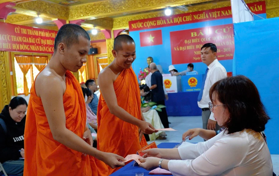 Đồng bào Chăm, Khmer tại TP Hồ Chí Minh thực hiện quyền công dân trong ngày bầu cử Đồng bào Chăm, Khmer tại TP Hồ Chí Minh thực hiện quyền công dân trong ngày bầu cử